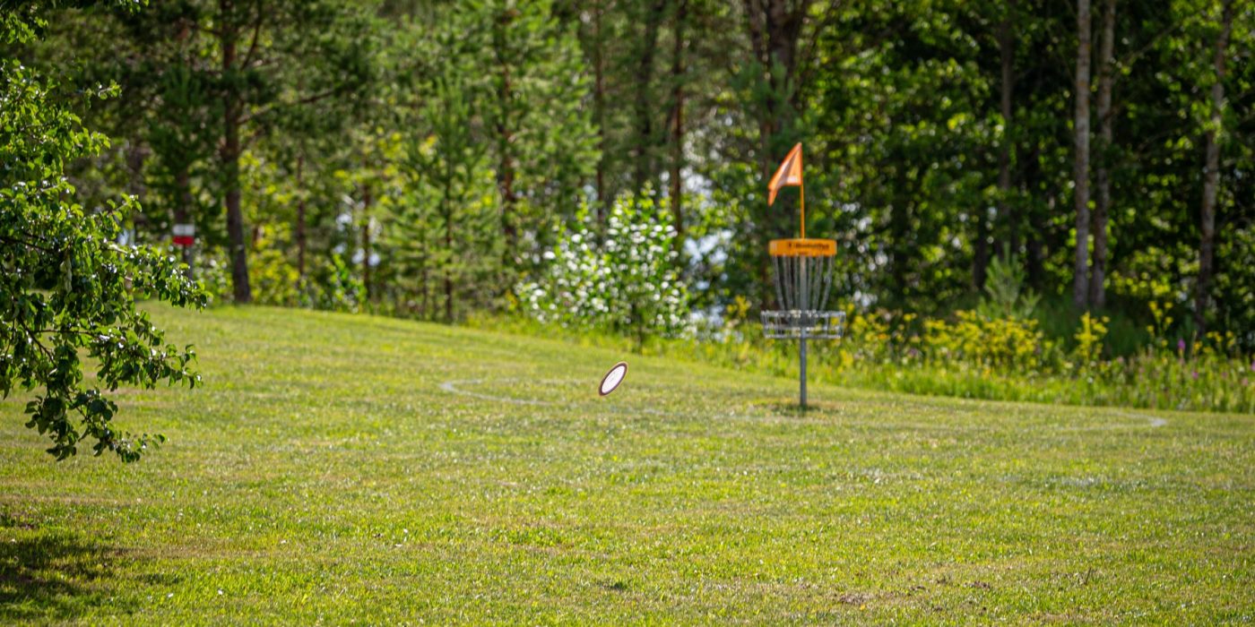 Wienerberger Eesti toetab Ida- ja Lääne-Virumaal discgolfi arengut