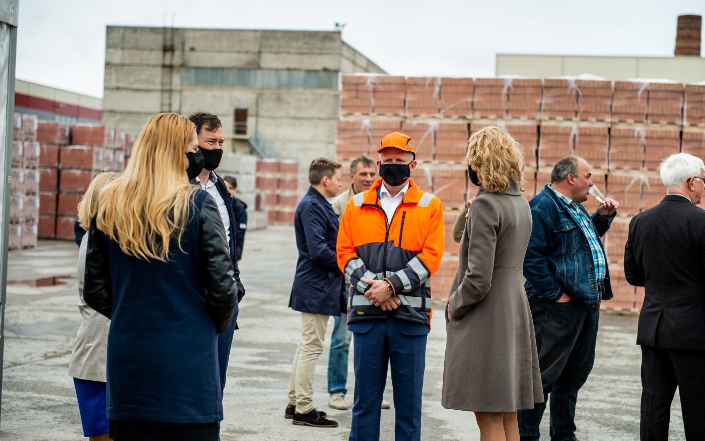 Aseri tehase uue automaatse sorteerimise ja pakendamise liini pidulik avamine. Foto: Maido Parv.