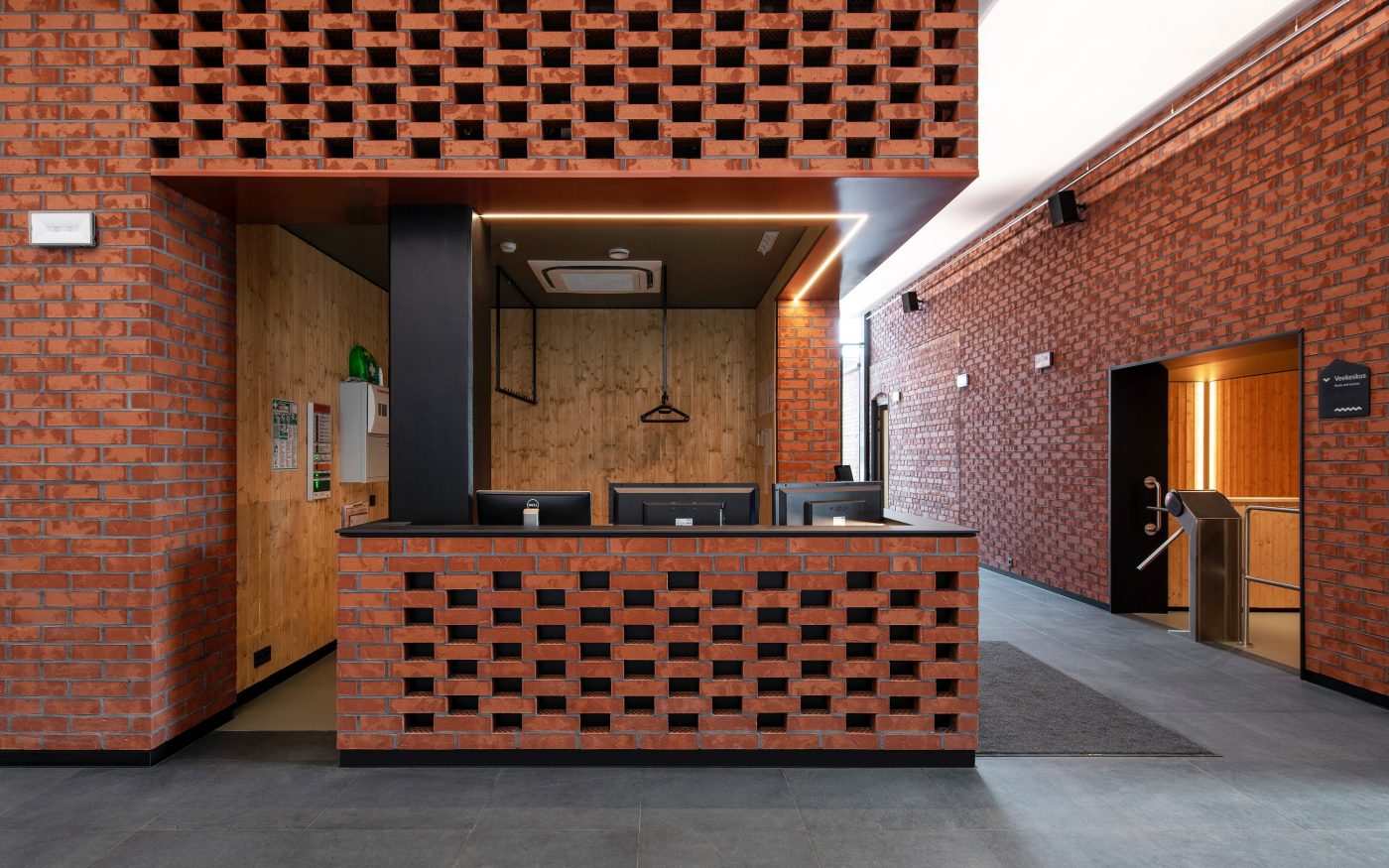 Suure-Jaani Tervisekoda. Kasutatud materjalid: Nordic Line Klinkertelliste sarja kuuluvad FAT65 Stockholm klinkertellised. Arhitektid: Arhitekt Must OÜ. Sisearhitektid: Kuup Disain OÜ. Fotograaf: Terje Ugandi.