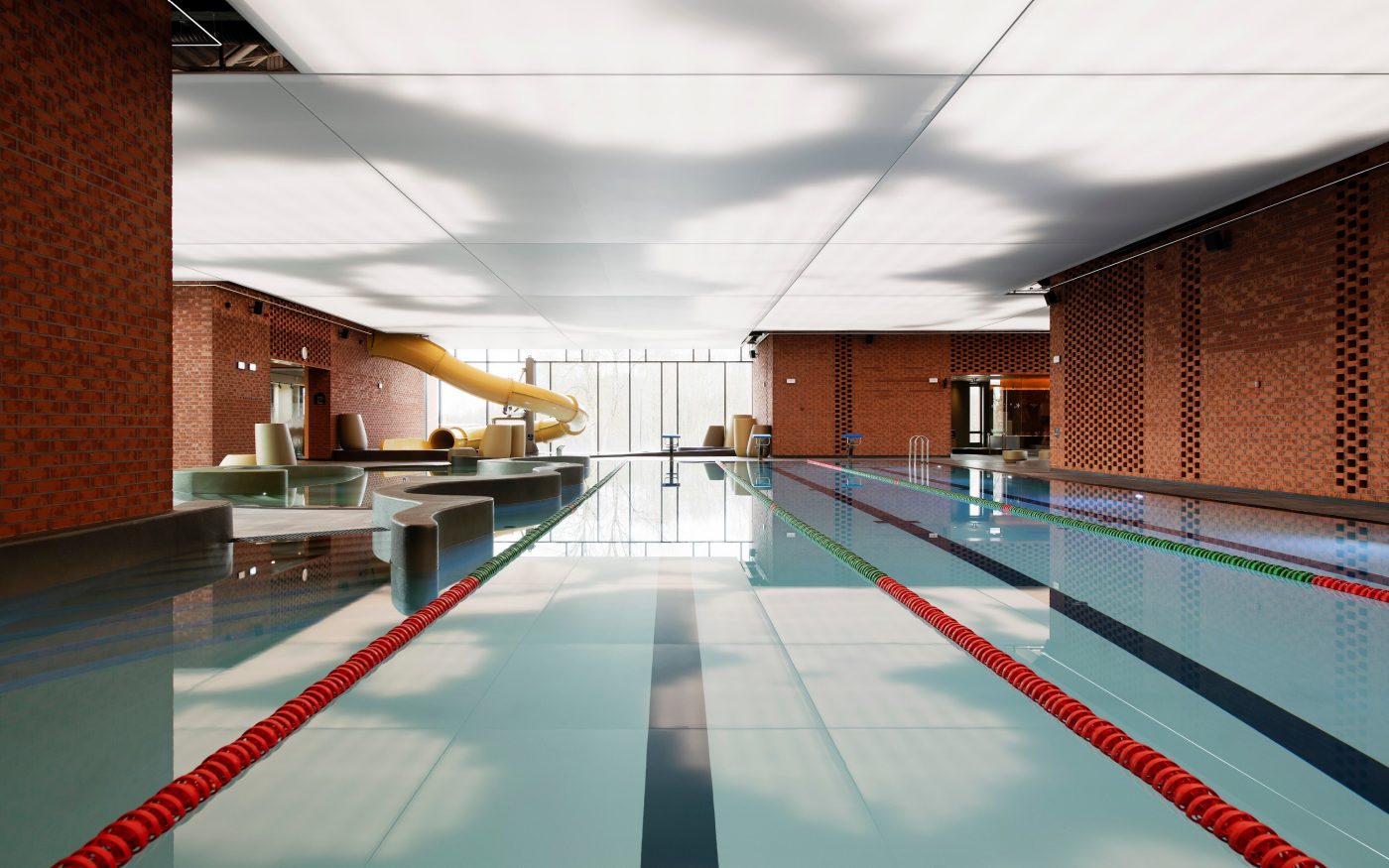 Suure-Jaani Tervisekoda. Kasutatud materjalid: Nordic Line Klinkertelliste sarja kuuluvad FAT65 Stockholm klinkertellised. Arhitektid: Arhitekt Must OÜ. Sisearhitektid: Kuup Disain OÜ. Fotograaf: Terje Ugandi.