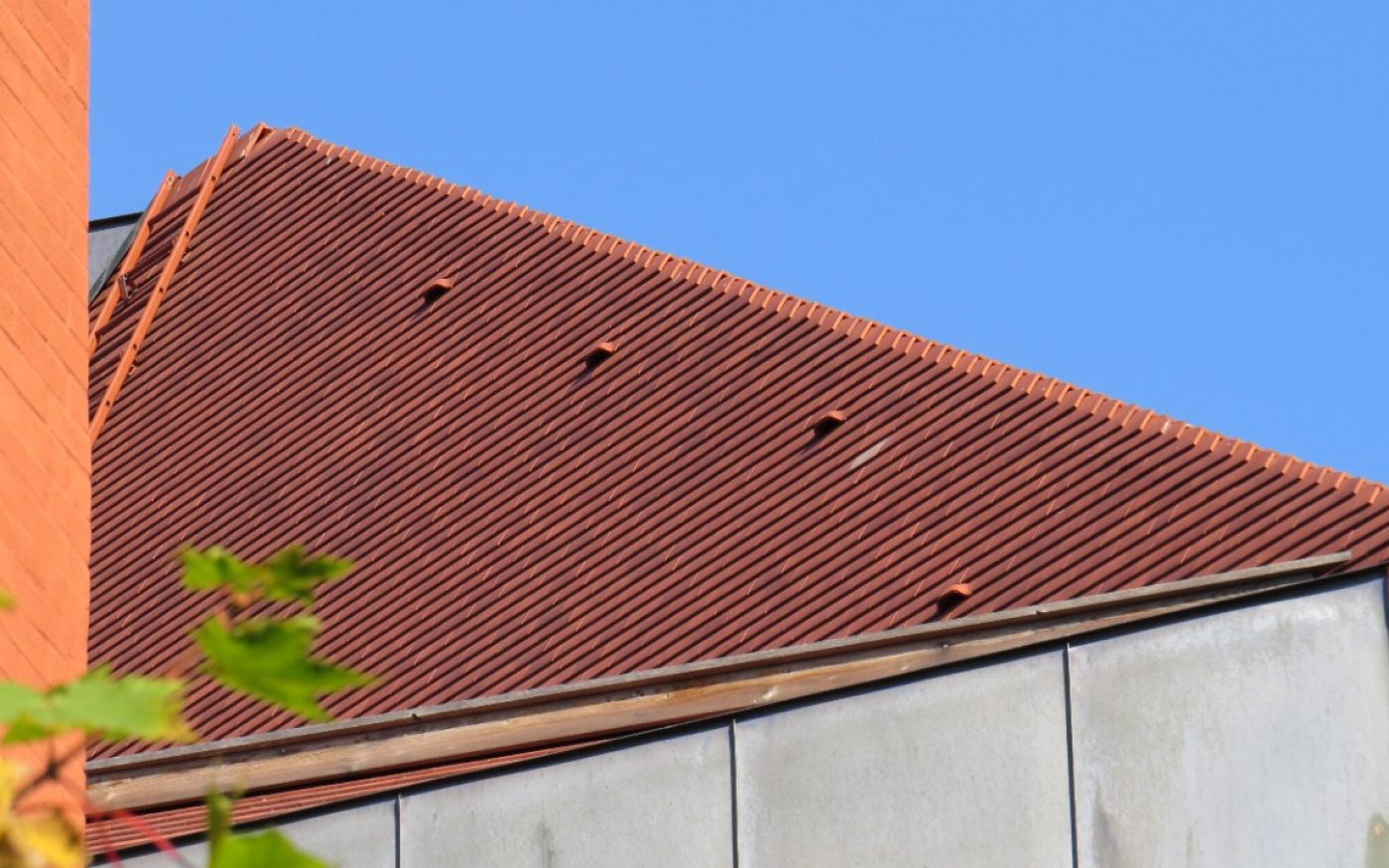 University of Tartu Narva College, Estonia. Used materials: Terca facing bricks Aseri red brushed; Koramic roof tiles Pottelberg Amarant; Penter pavers Aseri red and Dresden.