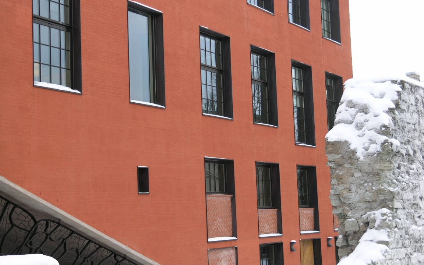 University of Tartu Narva College, Estonia. Used materials: Terca facing bricks Aseri red brushed; Koramic roof tiles Pottelberg Amarant; Penter pavers Aseri red and Dresden.