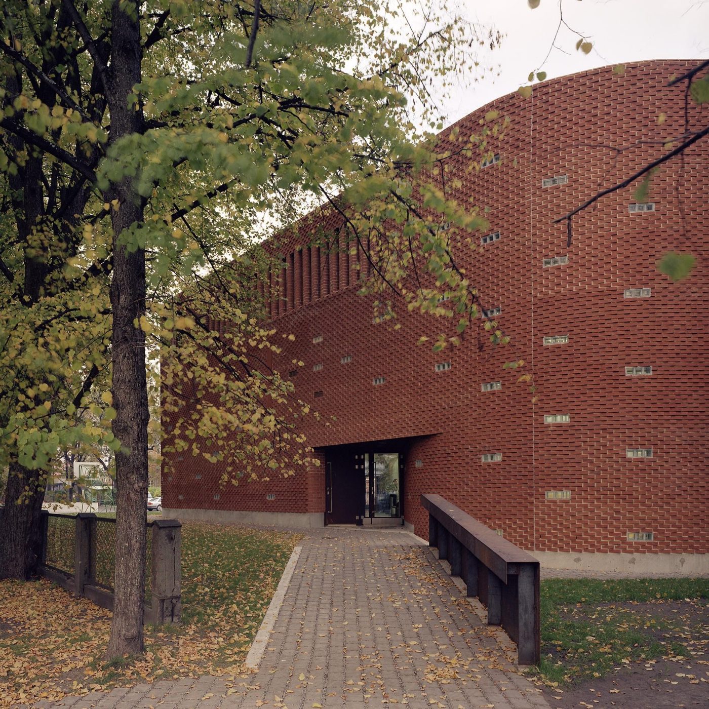 The Pärnu inner-city gym, Estonia. Used materials: Terca St. John's bricks from Aseri plant (Estonia).