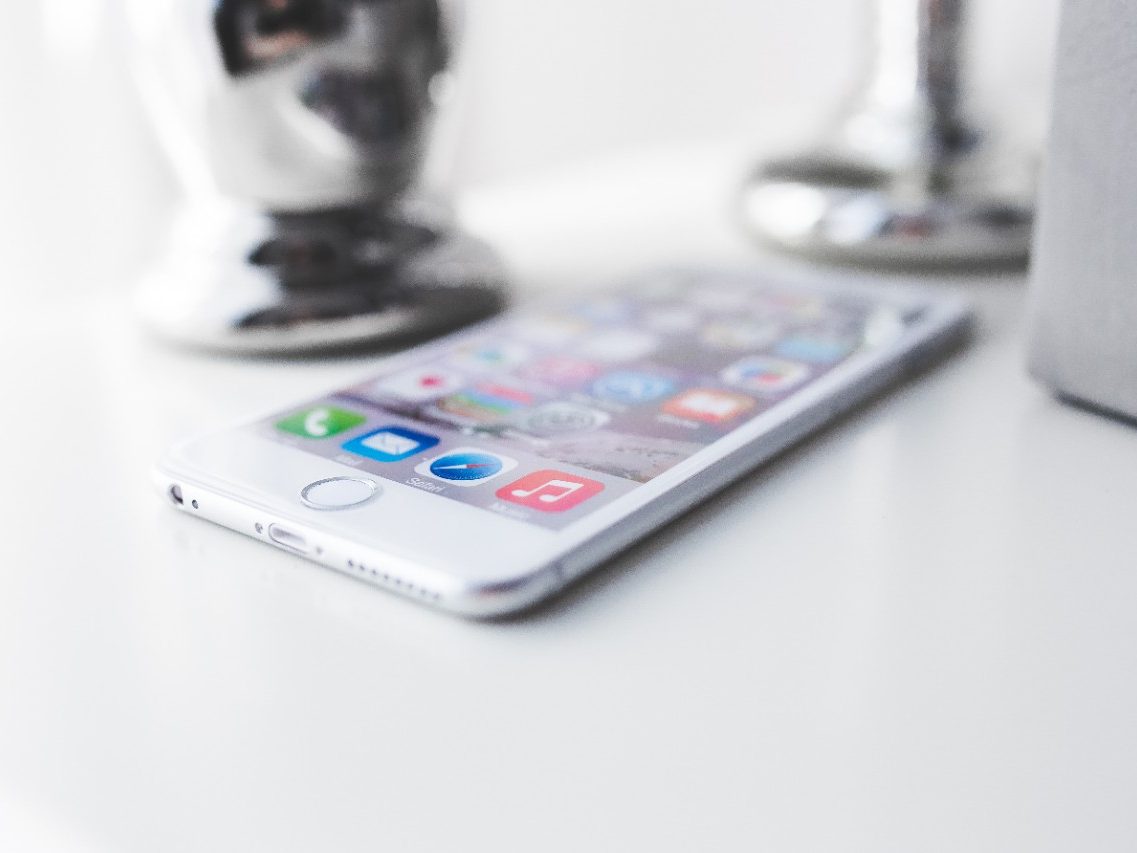 Apple mobile phone device