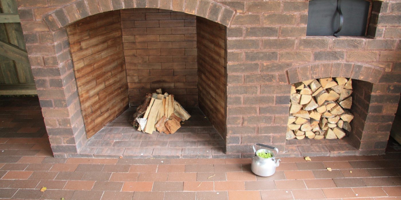 Outdoor kitchen. Used materials: Terca St. Paul's bricks and Penter Terra rough pavers from Aseri plant (Estonia). 