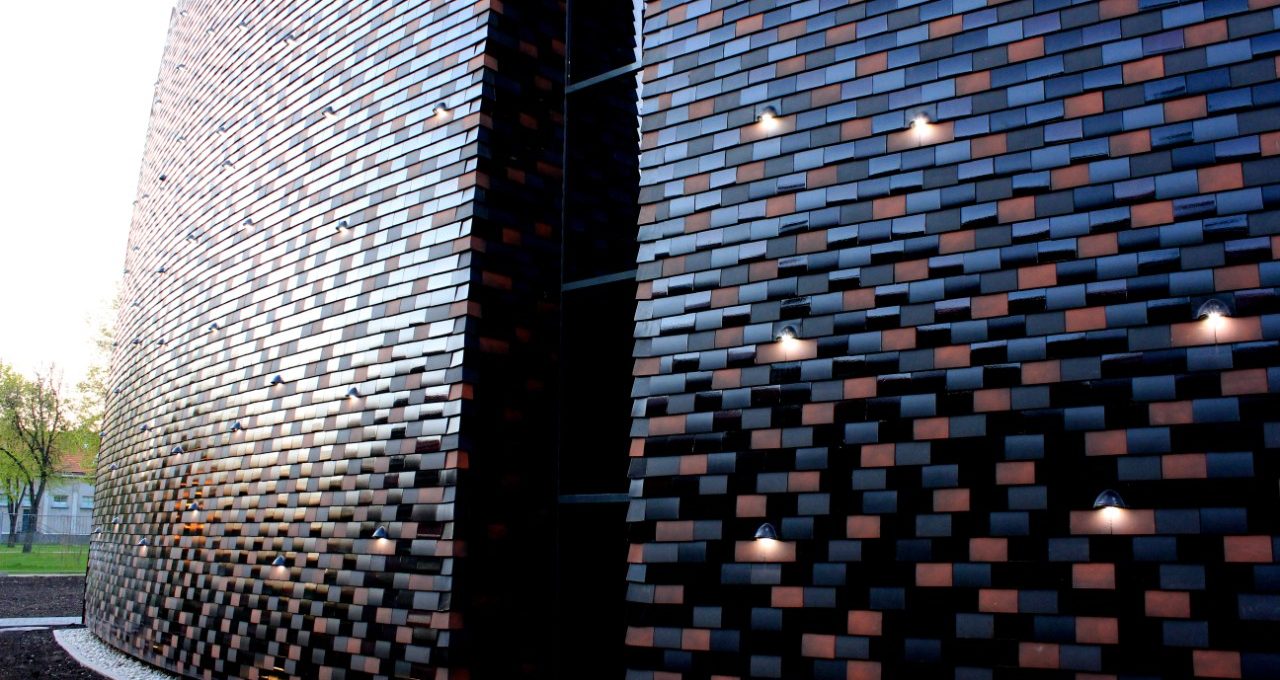 Public building, reconstruction, clay roof tiles Pottelberg 301 with different colours