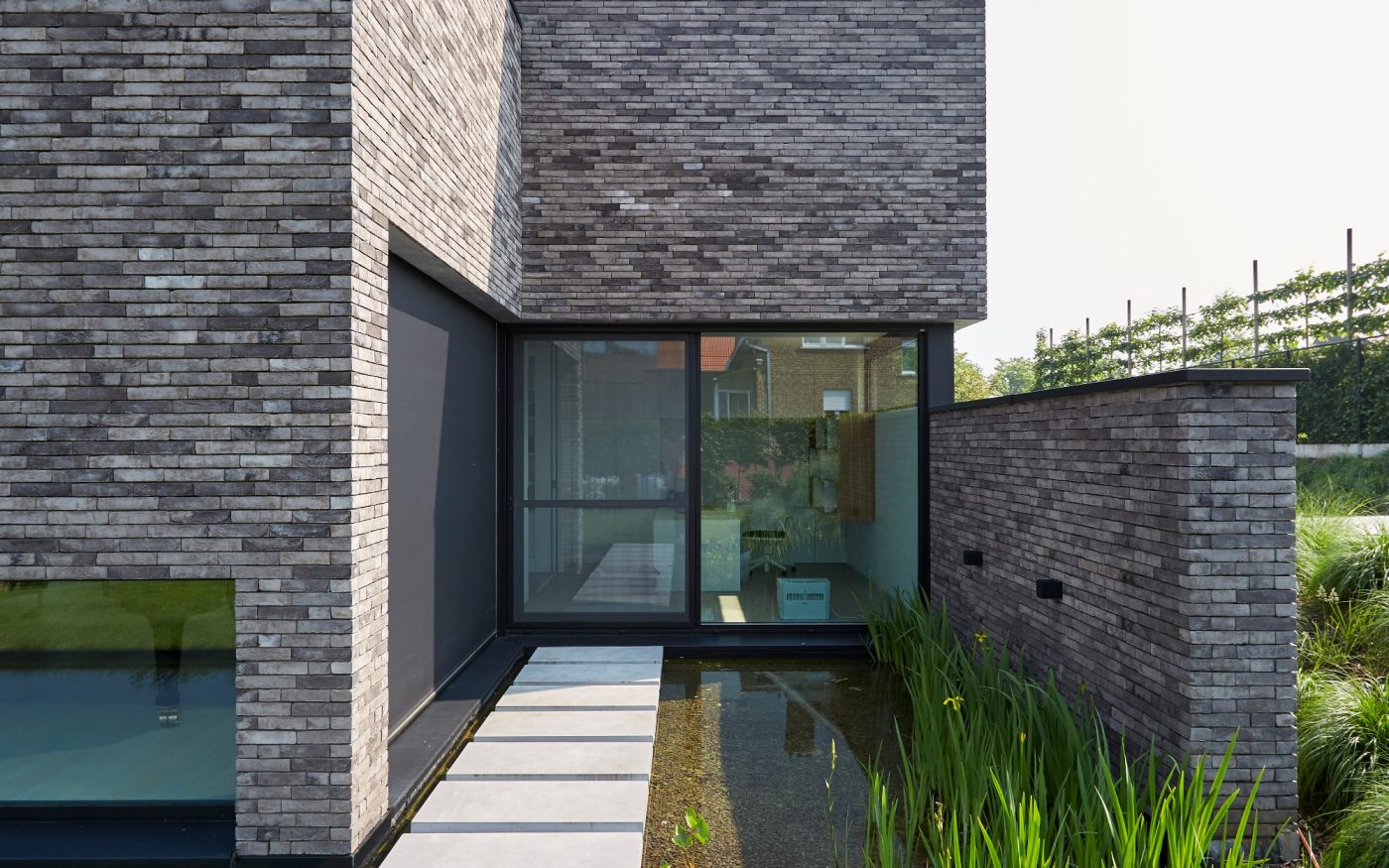 Iluzo Pagus Grijs-Zwart. Архитектор: HASA Architecten, Sarah Flebus, Muizen