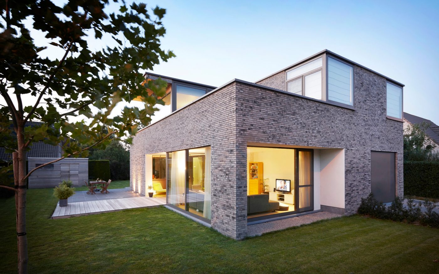 Iluzo Pagus Grijz-Zwart. Архитектор: Architect 4-mail arch kurt vandenborgaerde+medewerkers