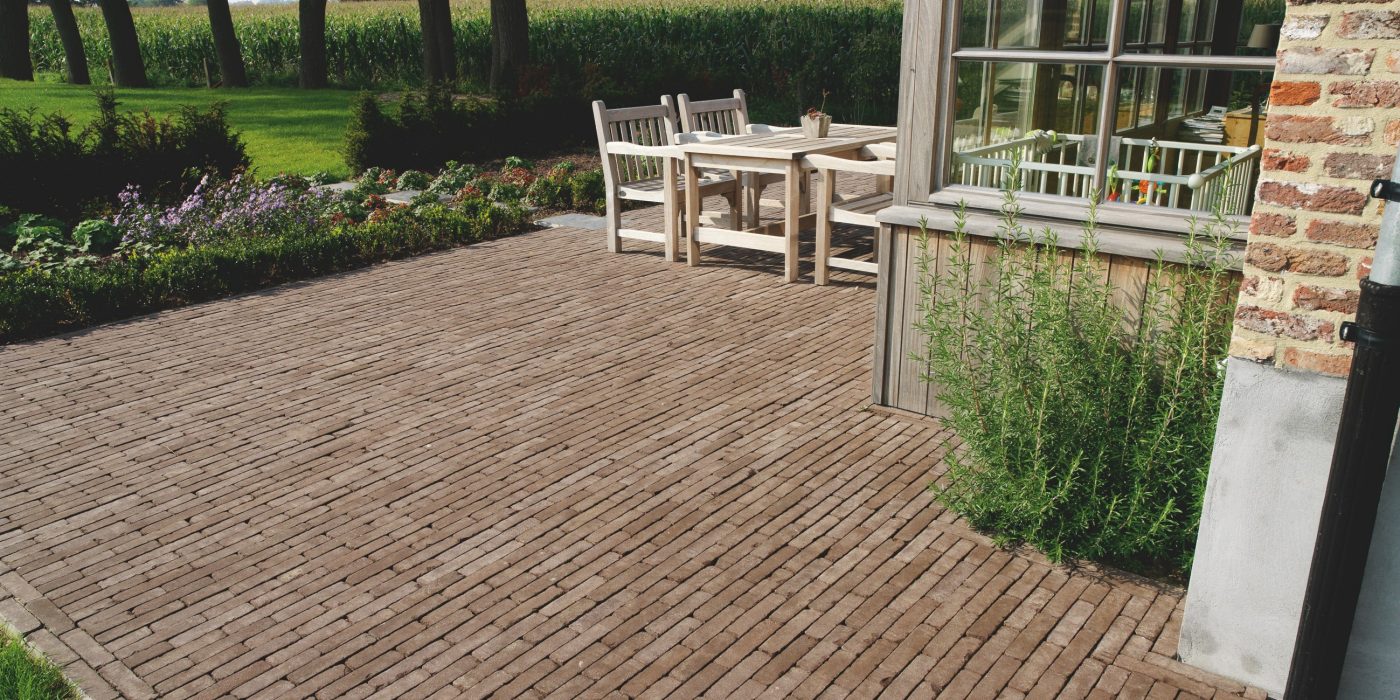 Reference photo private landscaping in Moen