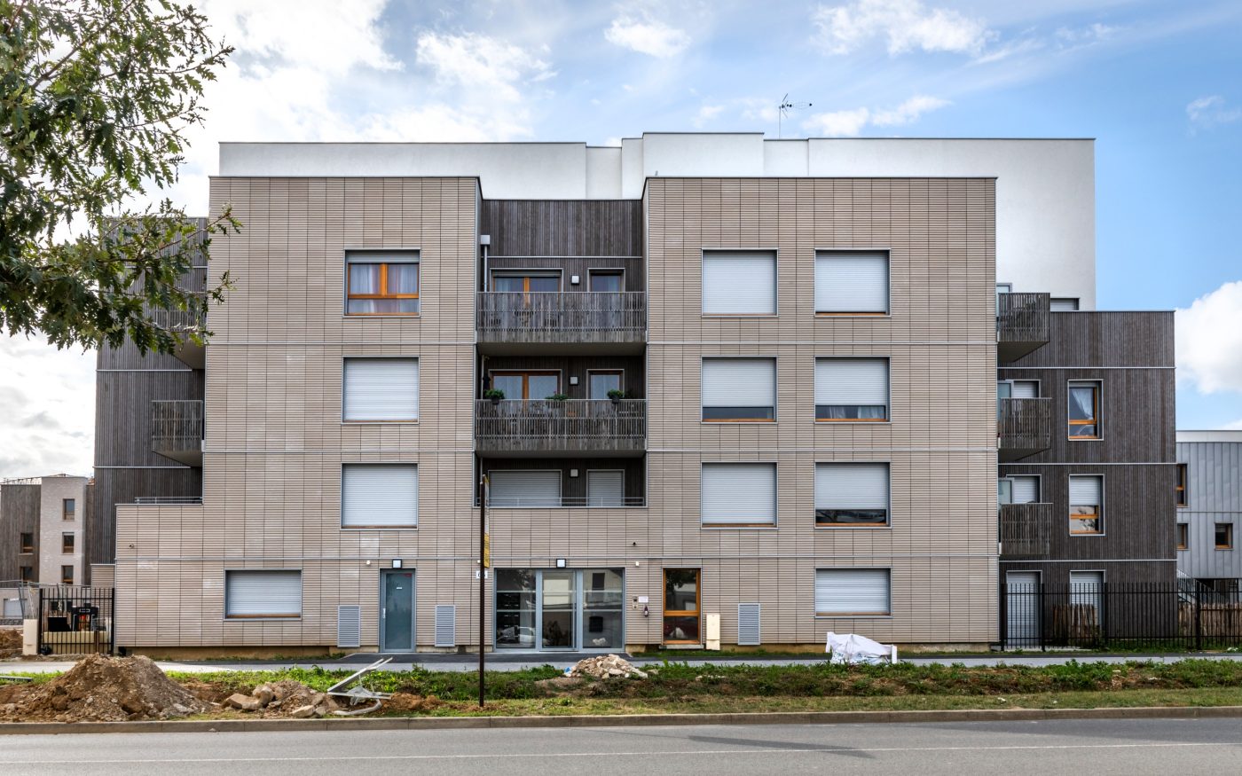Argeton Monde Credit agricole immobilier Derbesse architectes Roger Cori et Eldoie Marchetti / Atelier BW Barbara Dumont Argeton Terzo gris perle
