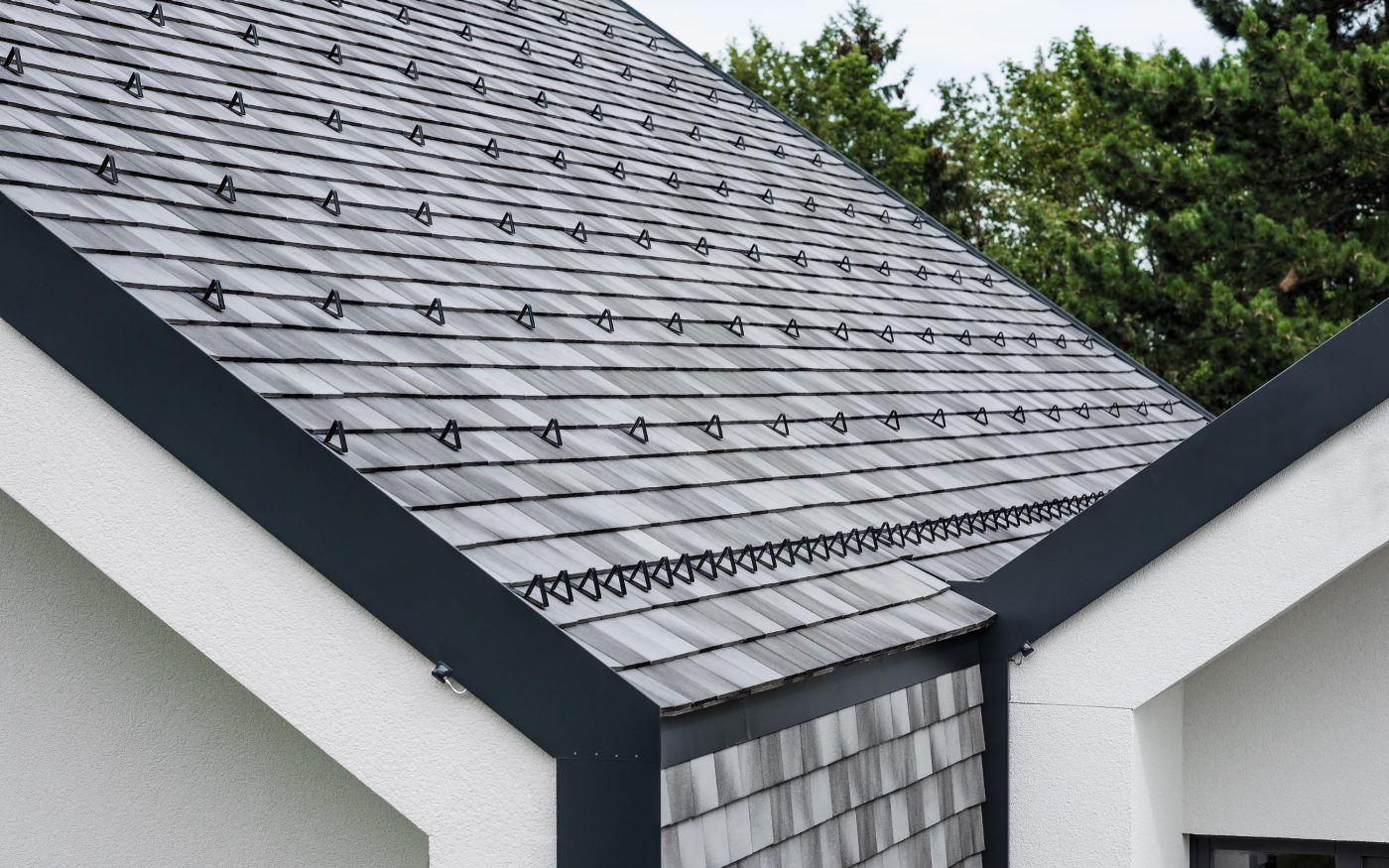 Einfamilienhaus Stattegg Hohenberg, Tasche, Engobe weiß-grau-antik, Fassade, Dachziegel, single family house, Tondach, rooftiles, facade