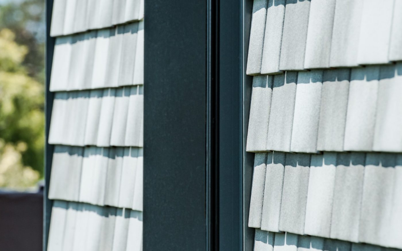 Designhouse in the south of Styria made with Tondach Tasche white-gray-antic, detail, rooftiles, facade, Tasche eckig, single family house, Einfamilienhaus, Tasche weiß-grau-antik, Einfamilienhaus, Fassade, Detail