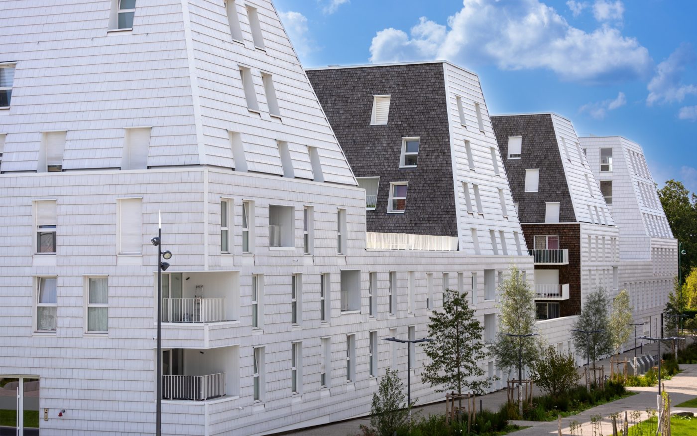 Koramic Agence de Alzua NODI Lopes Roger Monde Monde 15 Actua Blanc Titane