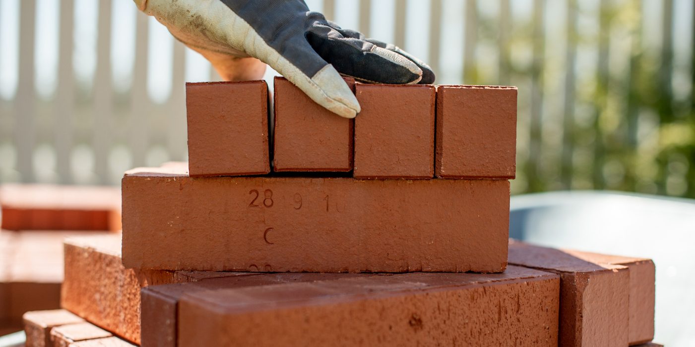 Sillutuskivide paigaldus ei ole raketiteadus ning kui järgida juhiseid ja samm sammu haaval toimetada, on tulemus pilkupüüdev ja kestab aastakümneid!
