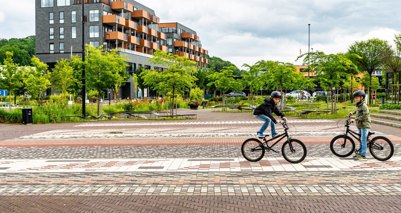 Bekledningstegl: Norten - Bretagne - Argenti - Fico Wasserstrich - Bruno - Paviona - Nero Wasserstrich | Ålgård Sentrum, Gjesdal