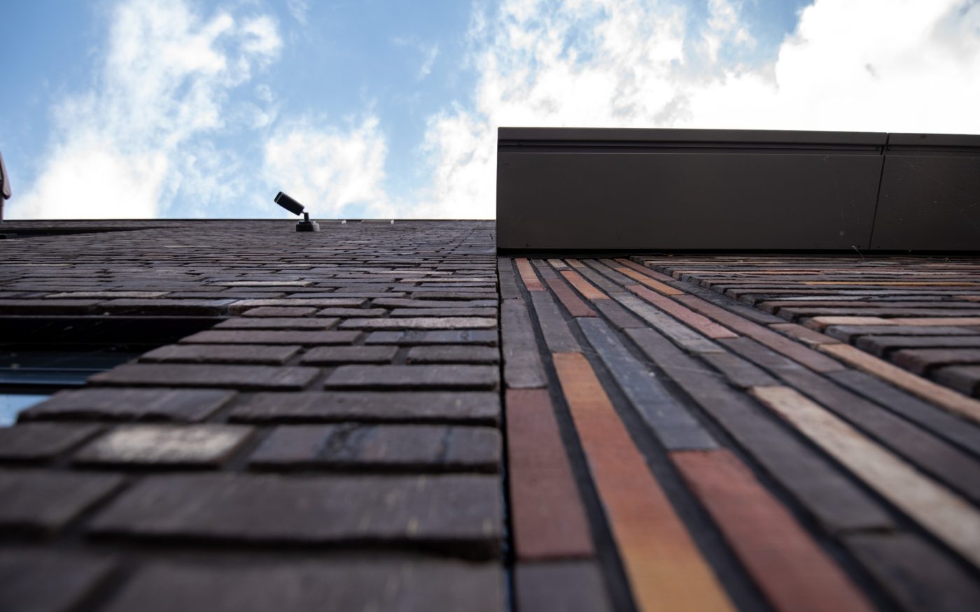 Headquarters KBK Bouwgroep | Volendam | Facade bricks: Dignita LF, Optima LF and the Maestra LF | Architect: Kuiper Steur Architecten |  Client: KBK Bouwgroep | Contractor: KBK Bouwgroep | Copyright/photography: Simon Elwell